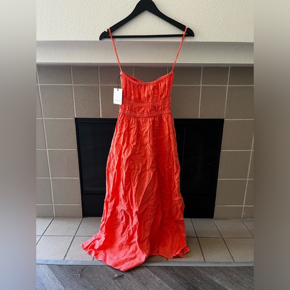 Bella Dahl Gathered Halter MIDI Dress in Hibiscus Bloom - Picture 5 of 6